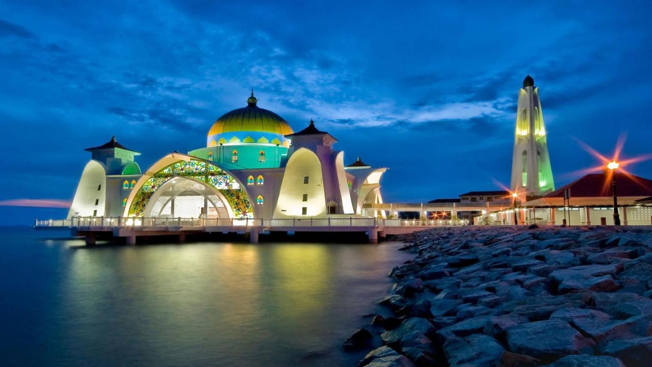 Swan Garden Hotel Малакка Экстерьер фото