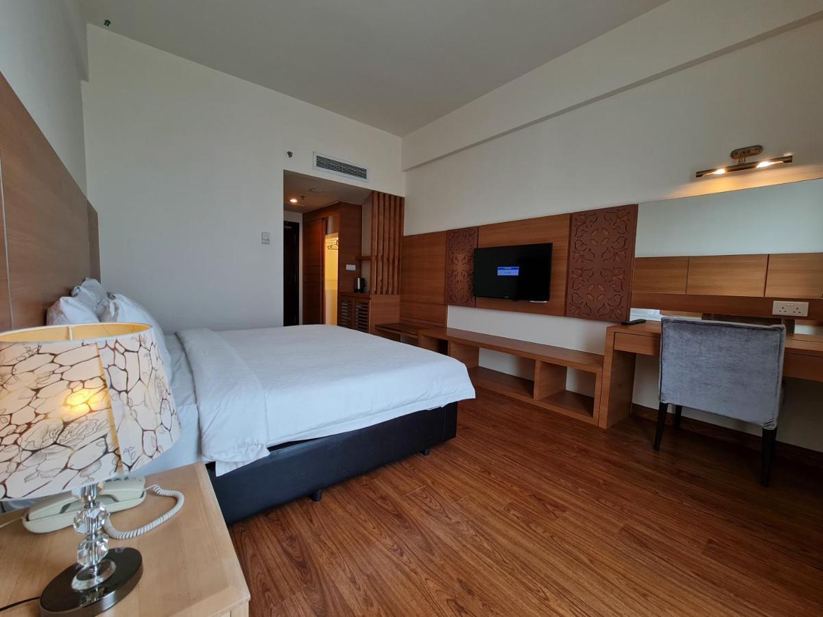 Swan Garden Hotel Малакка Экстерьер фото