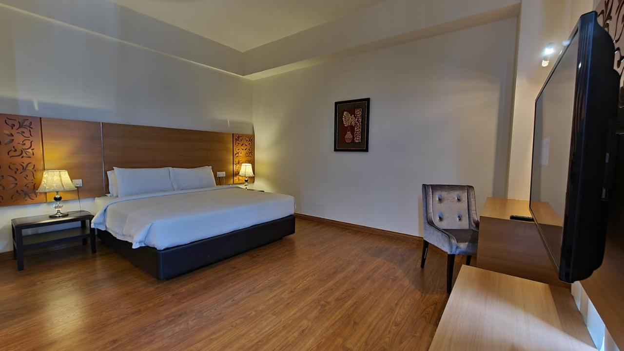 Swan Garden Hotel Малакка Экстерьер фото