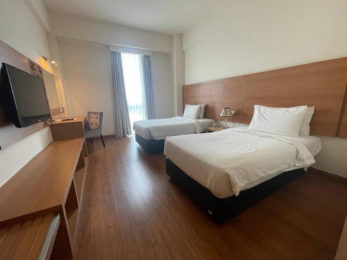 Swan Garden Hotel Малакка Экстерьер фото